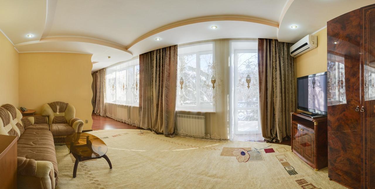 Hotel Ghostinitsa "Lina" Petropawlowsk Exterior foto